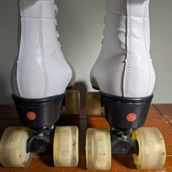 🛼 Classic White Roller Skates – Women’s Size 7 / EU 39 - Picture 6 of 8